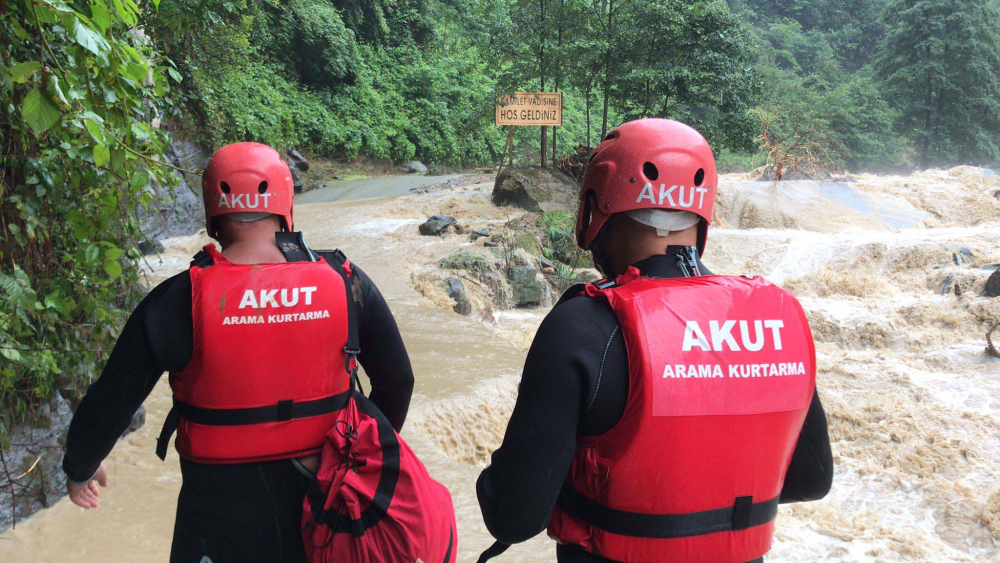 Önüne kattığı her şeyi sürükledi! Selin vurduğu Artvin'de felaketin boyutları gözler önüne serildi 24