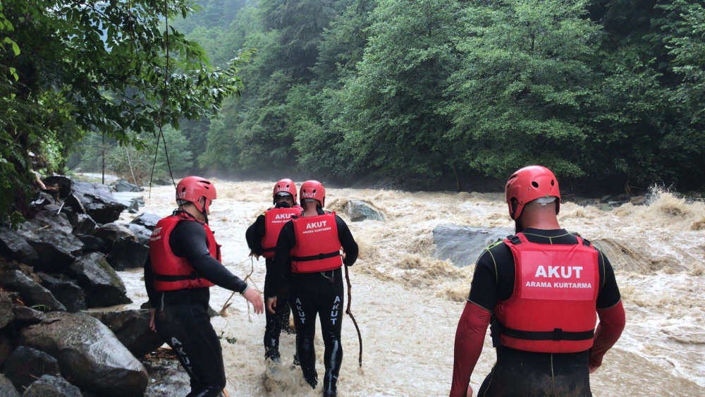 Önüne kattığı her şeyi sürükledi! Selin vurduğu Artvin'de felaketin boyutları gözler önüne serildi 27