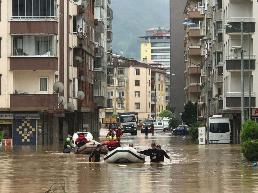 Önüne kattığı her şeyi sürükledi! Selin vurduğu Artvin'de felaketin boyutları gözler önüne serildi 9