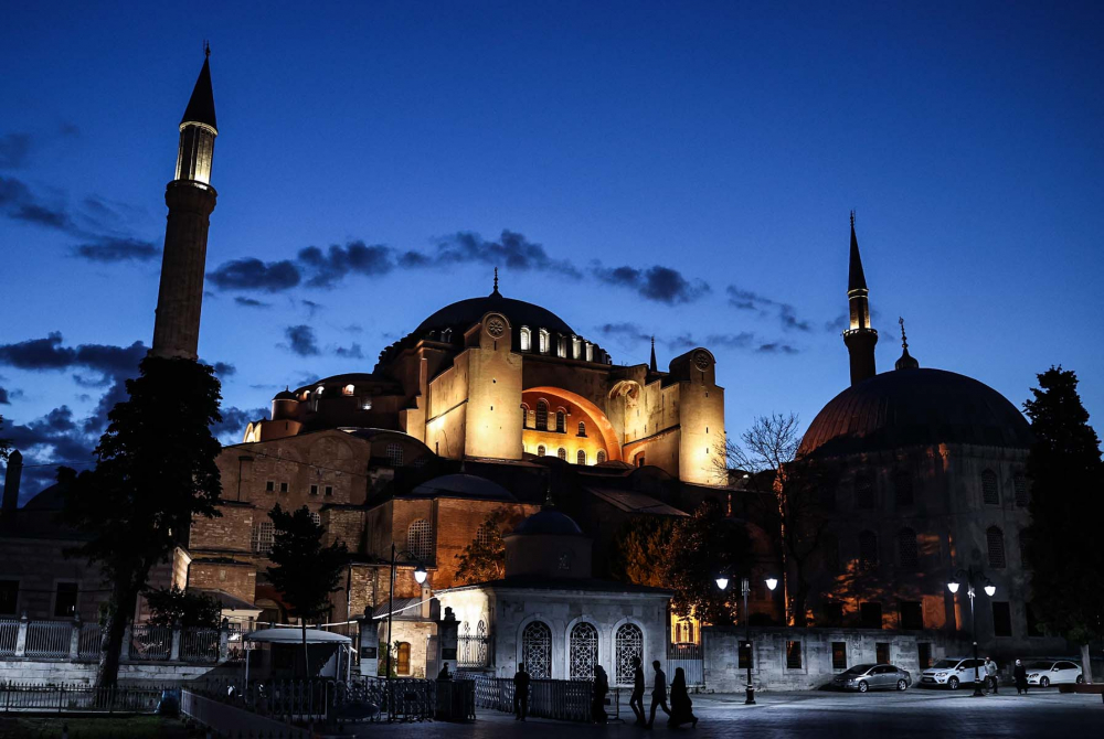 Kutlu günün üzerinden bir yıl geçti!  Ayasofya-i Kebir Cami-i Şerifi, geçtiğimiz yıl 24 Temmuz'da ibadete açıldı 2