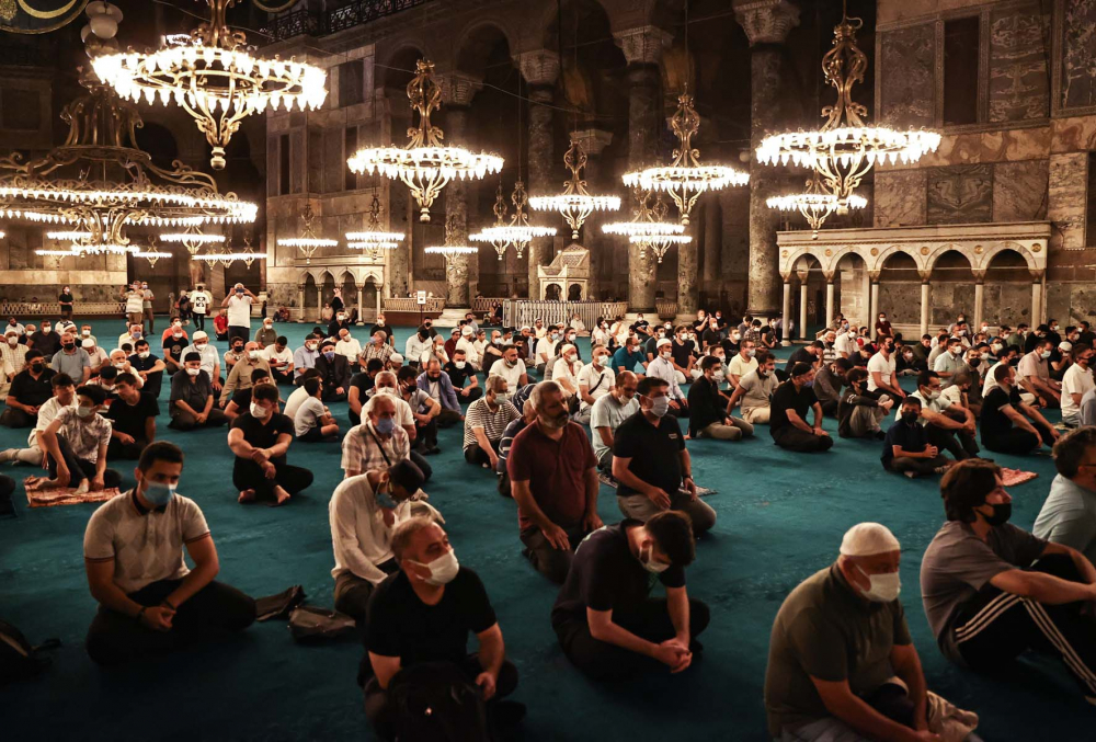 Kutlu günün üzerinden bir yıl geçti!  Ayasofya-i Kebir Cami-i Şerifi, geçtiğimiz yıl 24 Temmuz'da ibadete açıldı 6