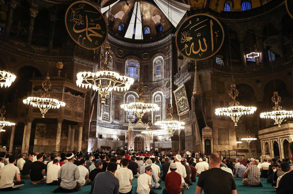 Kutlu günün üzerinden bir yıl geçti!  Ayasofya-i Kebir Cami-i Şerifi, geçtiğimiz yıl 24 Temmuz'da ibadete açıldı 7