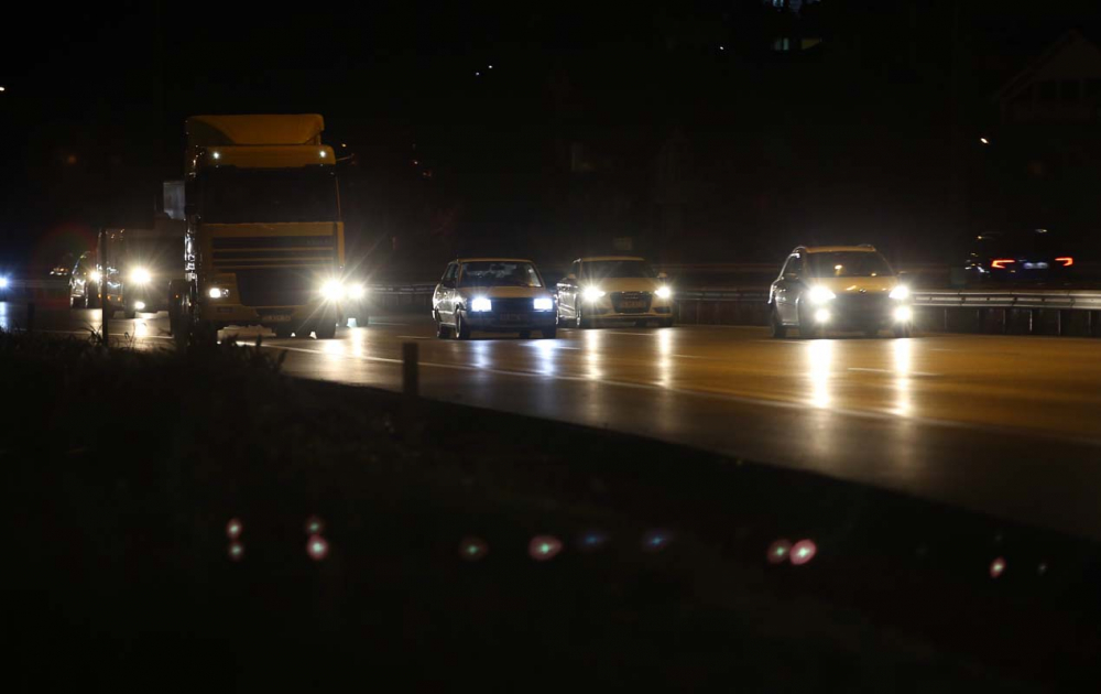 Tatilcilerin dönüş çilesi başladı! Trafikte uzun araç kuyrukları oluştu 14