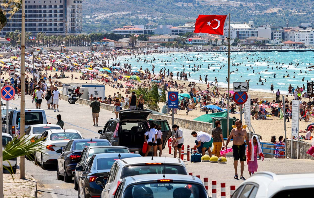 Tatilcilerin dönüş çilesi başladı! Trafikte uzun araç kuyrukları oluştu 5