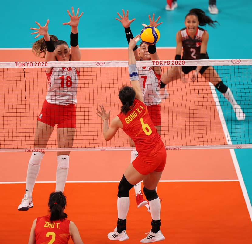 SON DAKİKA | Filenin Sultanları Çin'i hezimete uğratarak olimpiyatlara damgasını vurdu 18