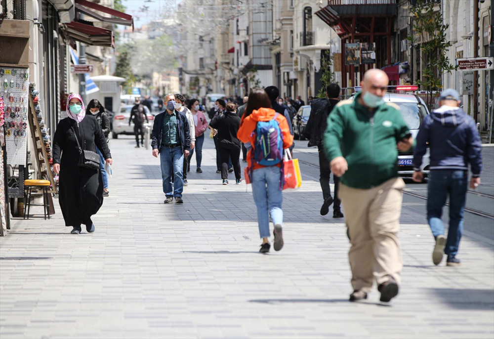 Bilim Kurulu Üyesi Şimşek, kötü haberi verdi! Vaka sayıları yükselecek, Ağustos ayında yeni pik var 1