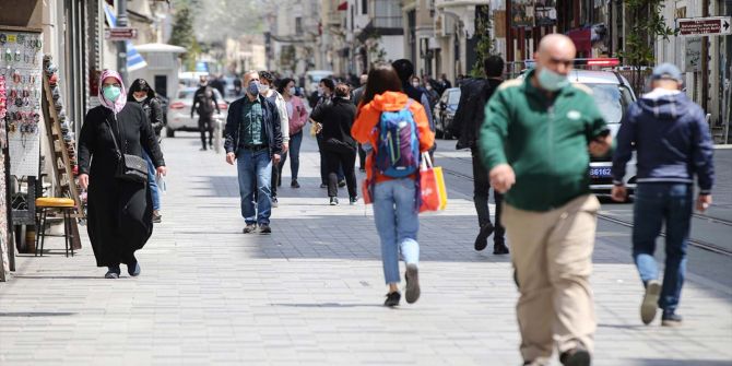 Bilim Kurulu Üyesi Şimşek, kötü haberi verdi! Vaka sayıları yükselecek, Ağustos ayında yeni pik var