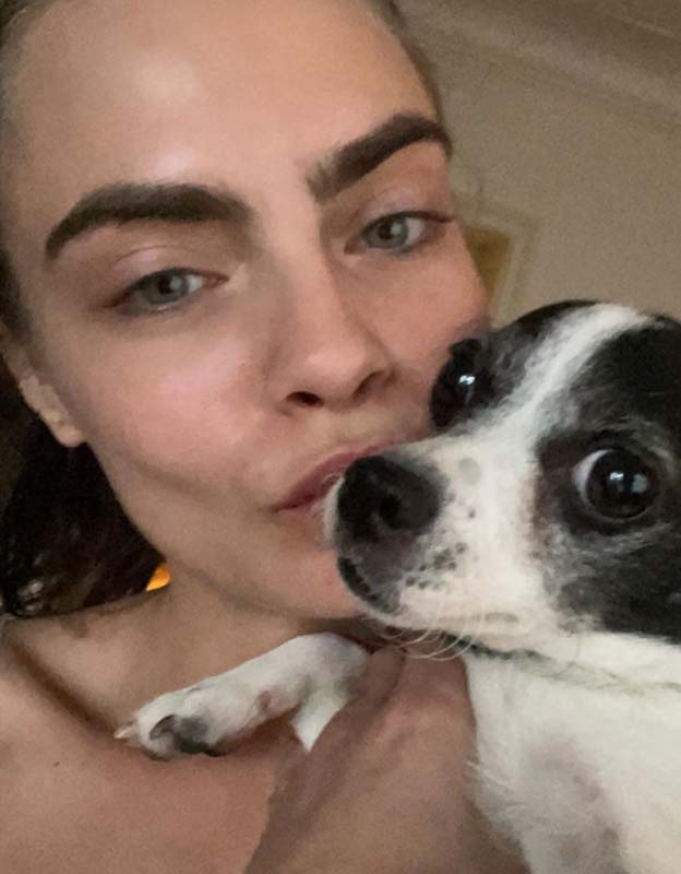 Cara Delevingne ailesini çok kızdırdı! Kadınlara destek olmak için cinsel organını satışa çıkardı! 8