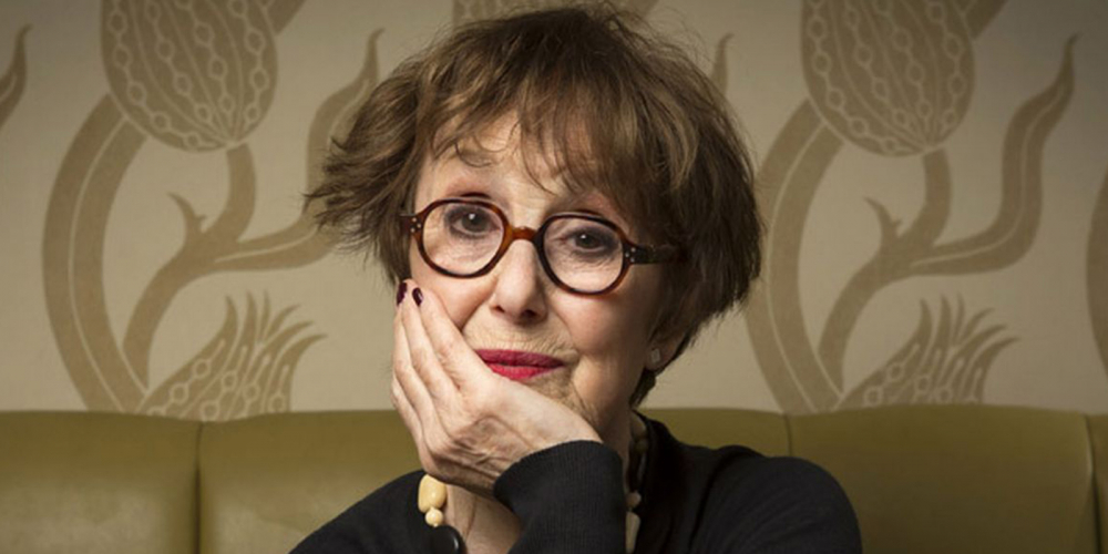 Acı haber! Sherlock dizisinin Bayan Hudson'ı Una Stubbs yaşamını yitirdi 4