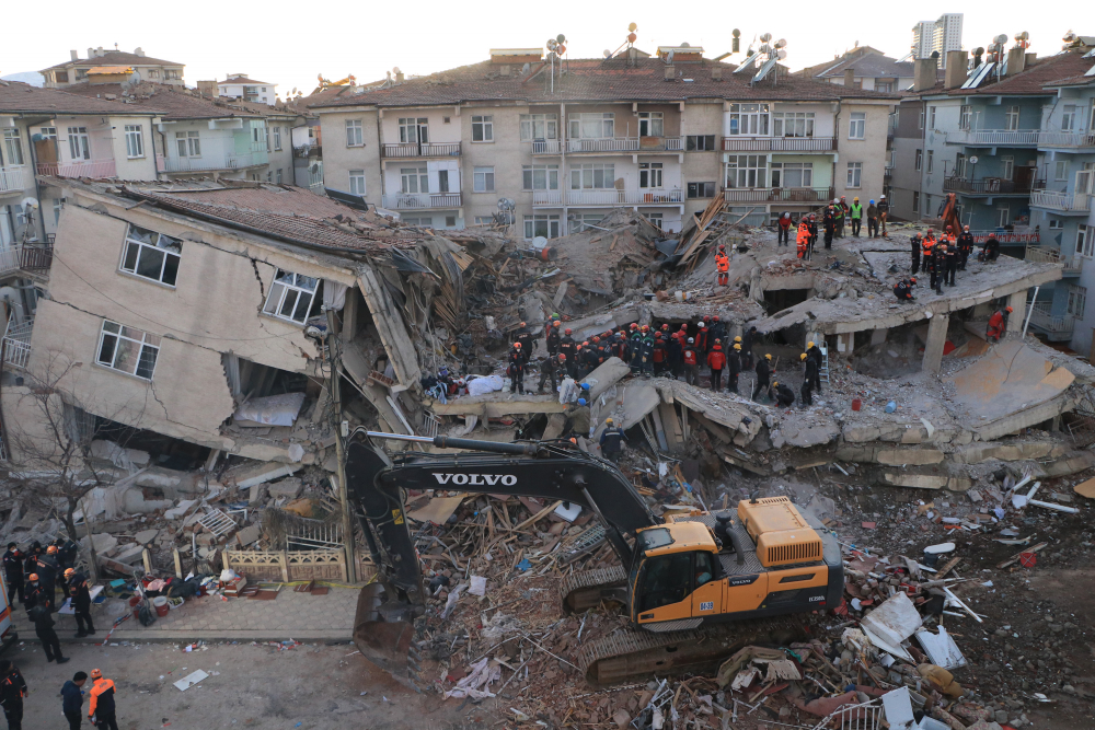 Prof. Dr. Oruç'tan korkutan uyarı! Olası İstanbul depreminde ''Kocaeli'deki binaların yıkılma olasılığı yüksek!'' 19