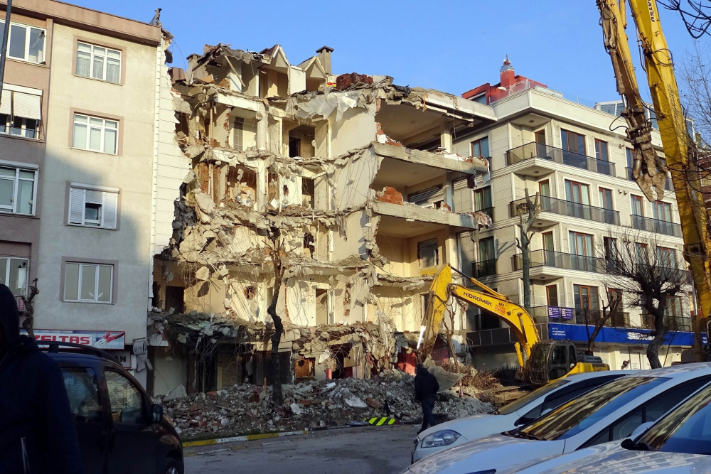 Prof. Dr. Oruç'tan korkutan uyarı! Olası İstanbul depreminde ''Kocaeli'deki binaların yıkılma olasılığı yüksek!'' 9