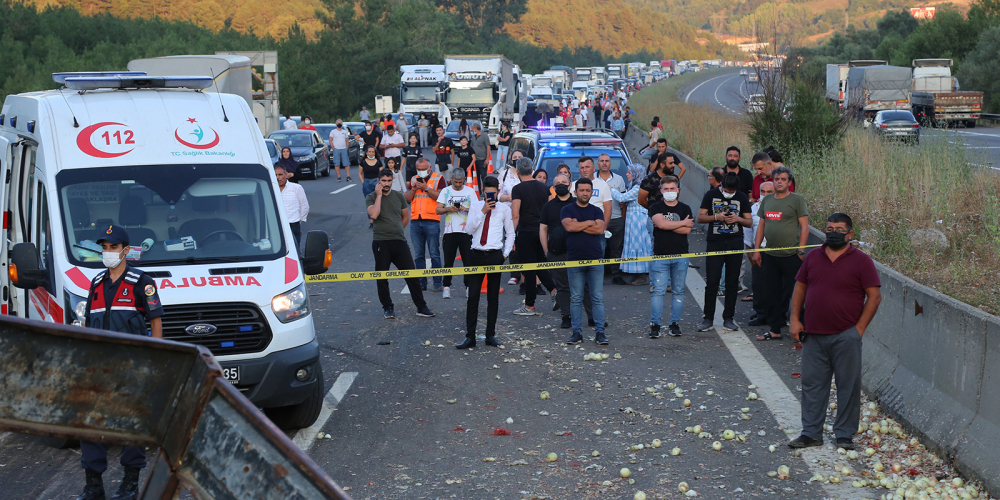 Otoyolda zincirleme trafik kazası: 6 kişi yaralandı 1