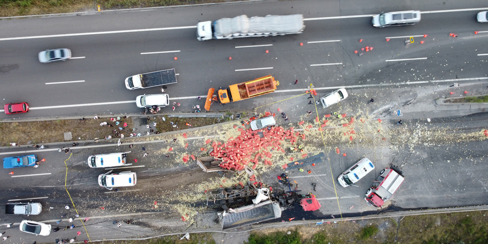 Otoyolda zincirleme trafik kazası: 6 kişi yaralandı 12