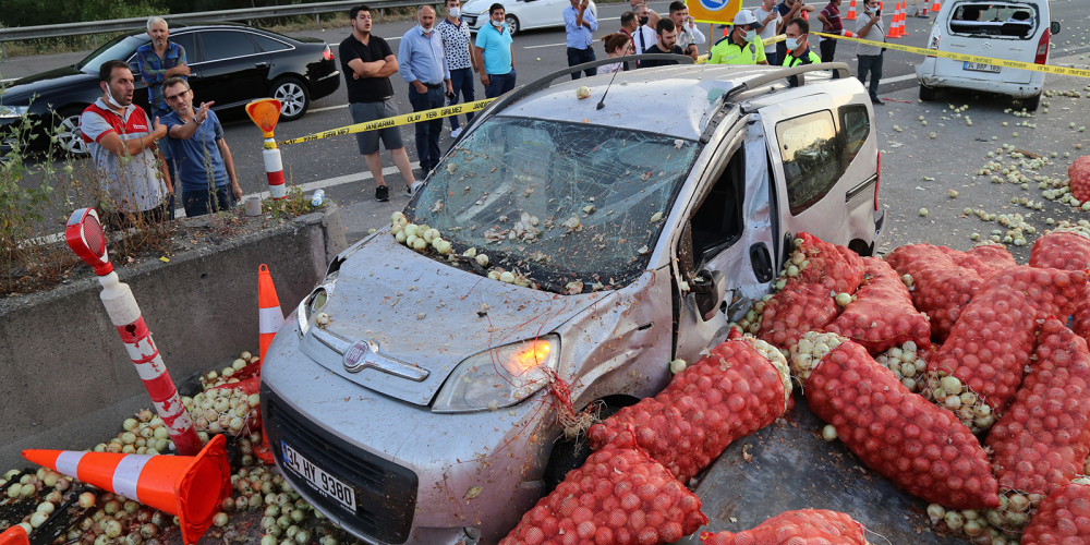 Otoyolda zincirleme trafik kazası: 6 kişi yaralandı 9