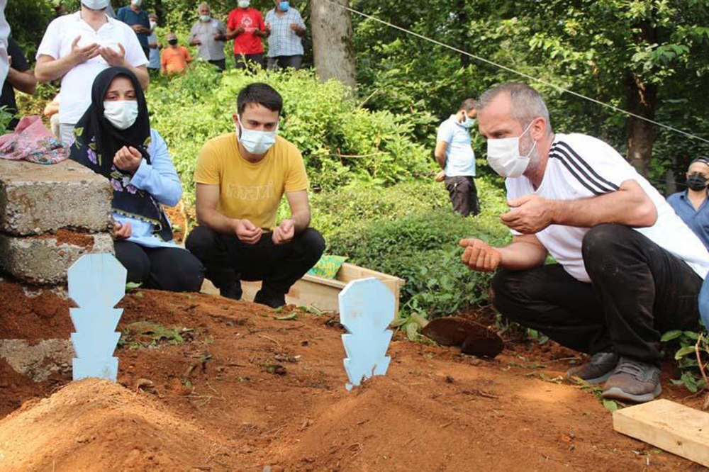 Ölümü yürekleri yaktı! Lösemi tedavisi gören 6 yaşındaki Elisa Yenigün, koronavirüs nedeniyle hayatını kaybetti 7