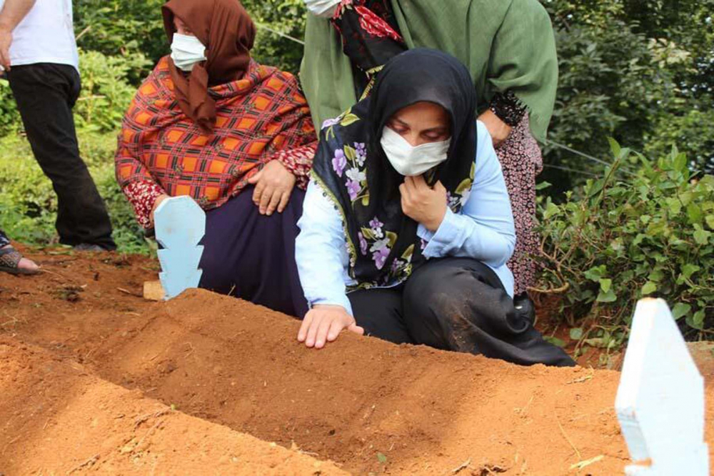 Ölümü yürekleri yaktı! Lösemi tedavisi gören 6 yaşındaki Elisa Yenigün, koronavirüs nedeniyle hayatını kaybetti 8