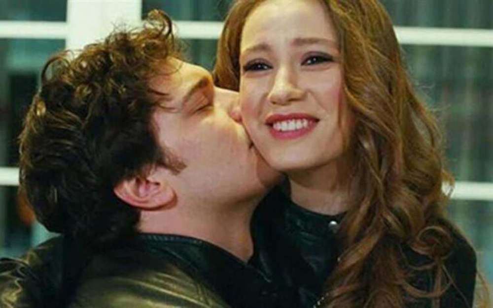 Melisa Şenolsun'dan yeni ayrılan Umut Evirgen gönlünü bu kez Serenay Sarıkaya'ya mı kaptırdı? 6