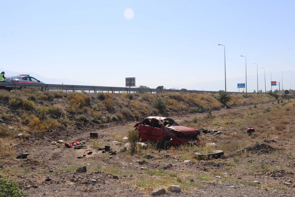 Erzincan'da yürekleri yakan kaza! Anne ve oğlu hayatını kaybetti, baba ve oğlu yaralandı 5