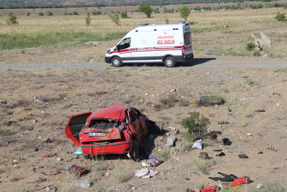 Erzincan'da yürekleri yakan kaza! Anne ve oğlu hayatını kaybetti, baba ve oğlu yaralandı 6