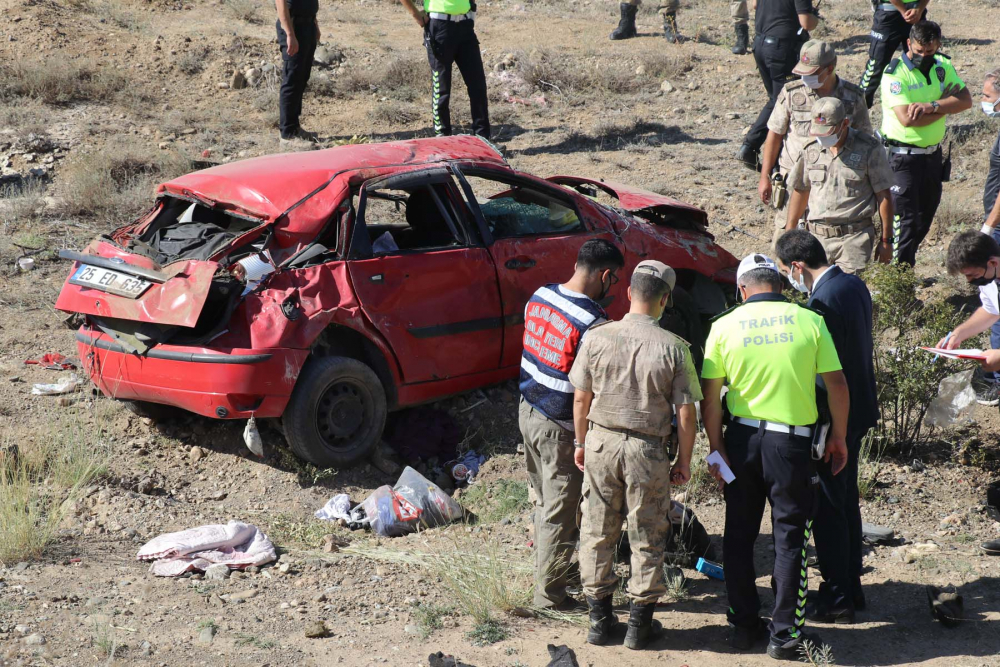 Erzincan'da yürekleri yakan kaza! Anne ve oğlu hayatını kaybetti, baba ve oğlu yaralandı 8