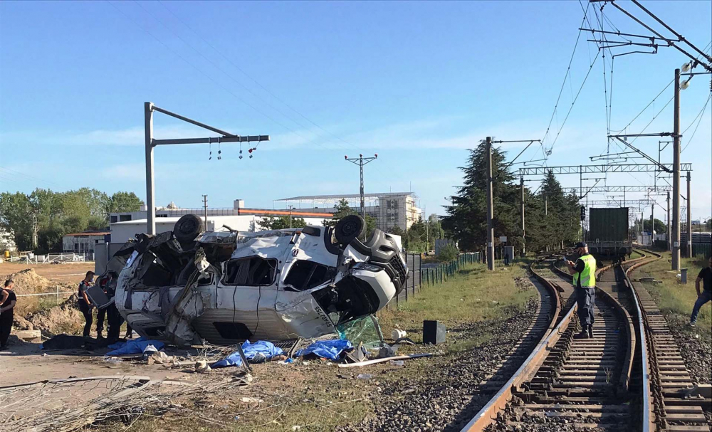 7 kişi hayatını kaybetmişti! Tekirdağ'da yük treninin çarptığı minibüsün şoförü Bilal Küllü'nün ifadesi ortaya çıktı! O sözleri çıldırttı 3