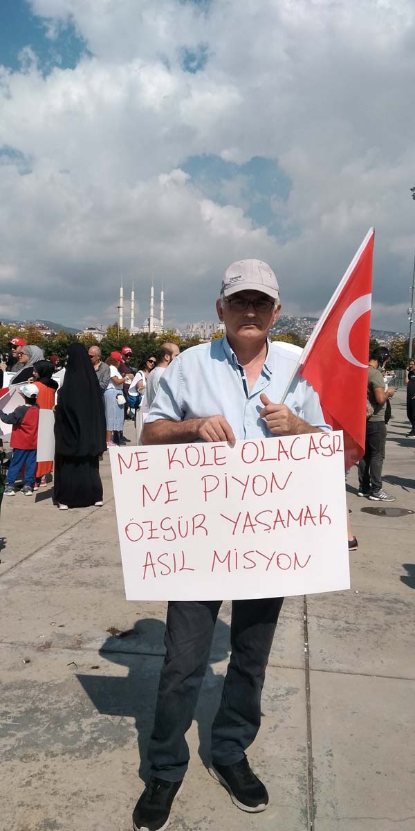 Aşı karşıtları Maltepe'de miting düzenledi! Yoğun katılım görenleri şaşkına çevirdi! Ne maske vardı, ne mesafe 3