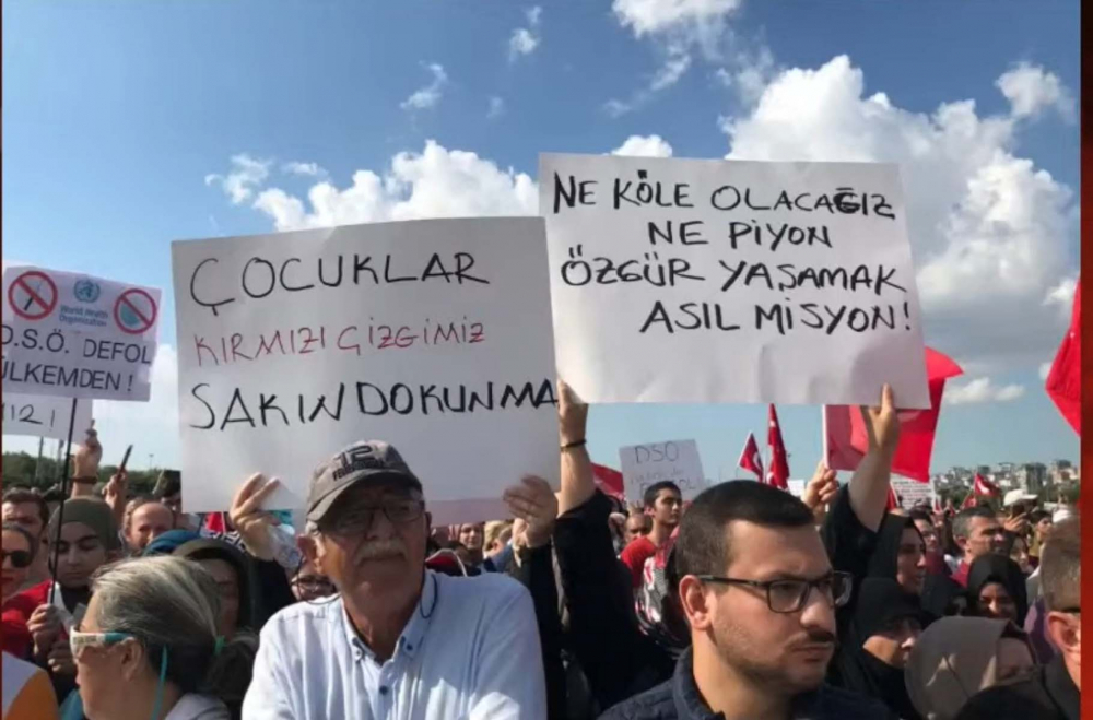 Aşı karşıtları Maltepe'de miting düzenledi! Yoğun katılım görenleri şaşkına çevirdi! Ne maske vardı, ne mesafe 9