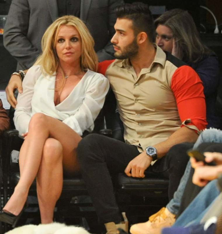 Vasilik mücadelesi veren Britney Spears aşk hayatında istediği adımları atmaya başladı! İranlı sevgilisi  Sam Asghari ile nişanlandı! 7