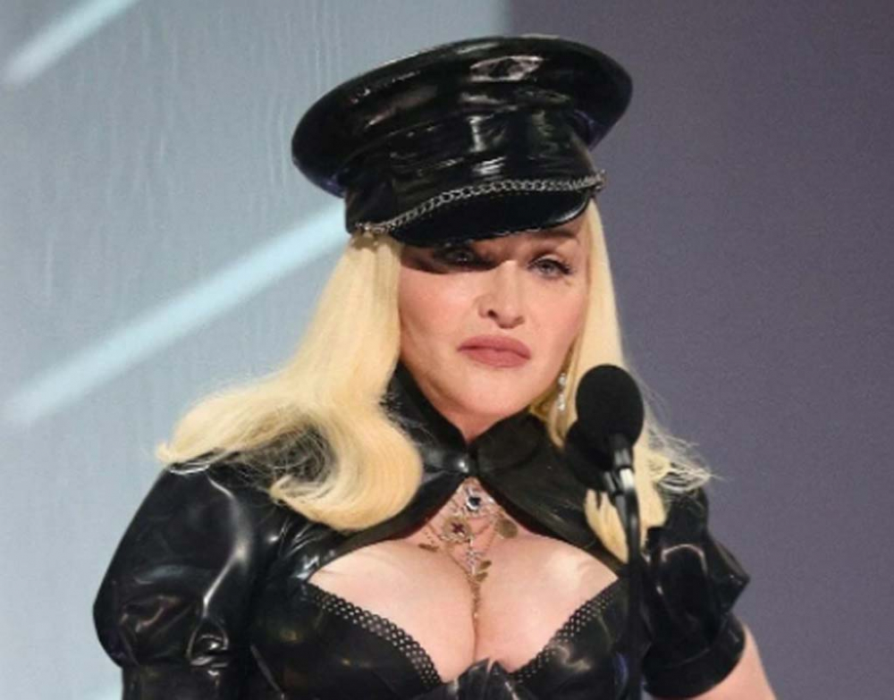 Madonna'nın kızından olay yaratan hareket! Lourdes Leon koltuk altı kıllarını gösterdi! 8