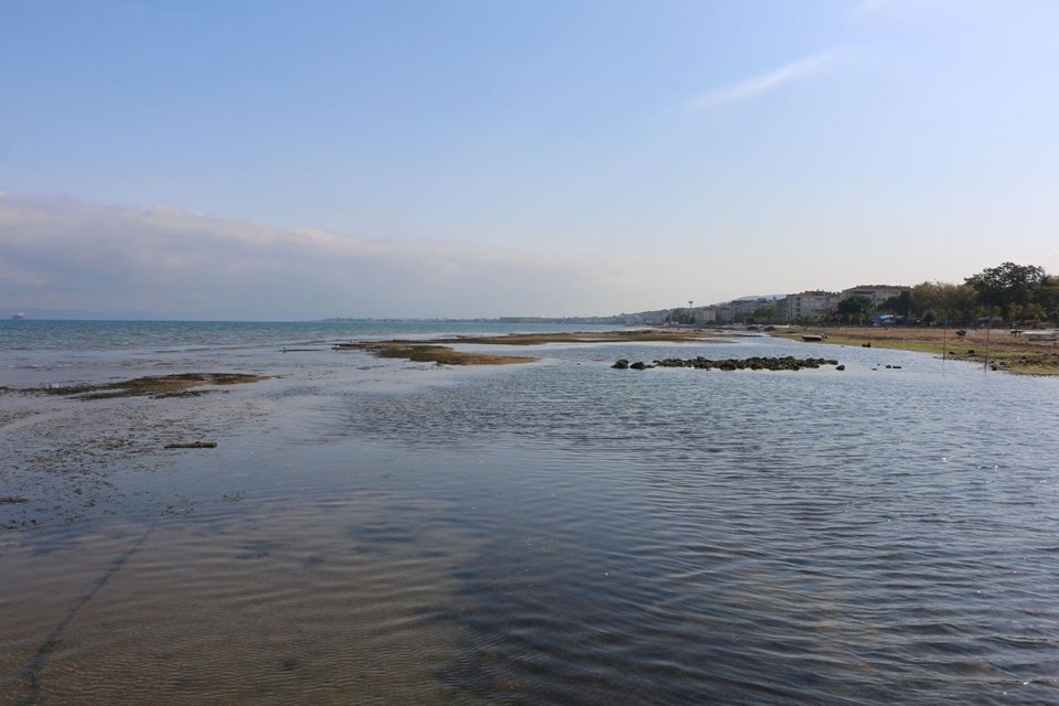 Yalova'da deniz suyu 25 metre çekildi! Peki deniz neden geri çekilir? 9