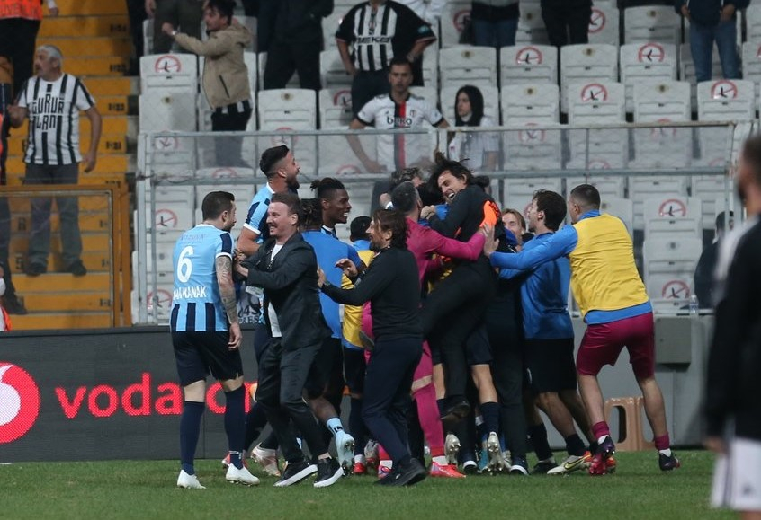 Mario Balotelli'nin hareketi olay oldu! Vodafone Arena'da maçın bitiş düdüğüyle birlikte ortalık karıştı! 4