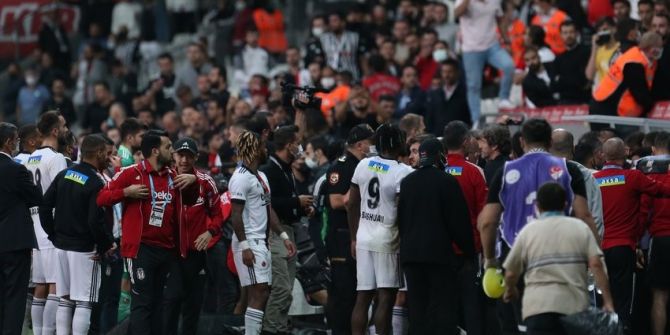 Mario Balotelli'nin hareketi olay oldu! Vodafone Arena'da maçın bitiş düdüğüyle birlikte ortalık karıştı!