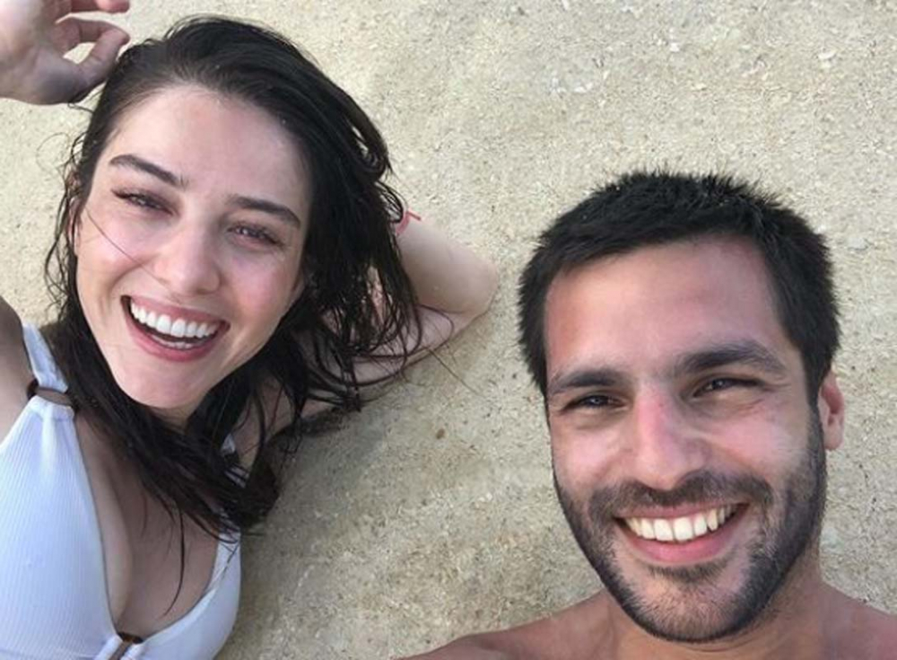 Aşkları Kiraz Mevsimi dizisinde başlayan Özge Gürel ve Serkan Çayoğlu çiftinden müjde! Evlilik yolunda ilk adımı attılar! 7