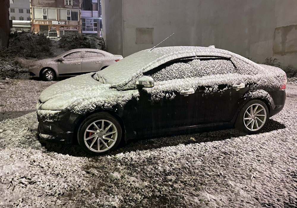 Ardahan'da kar yağışı etkili oldu! Kent beyaz örtüyle kaplandı 1