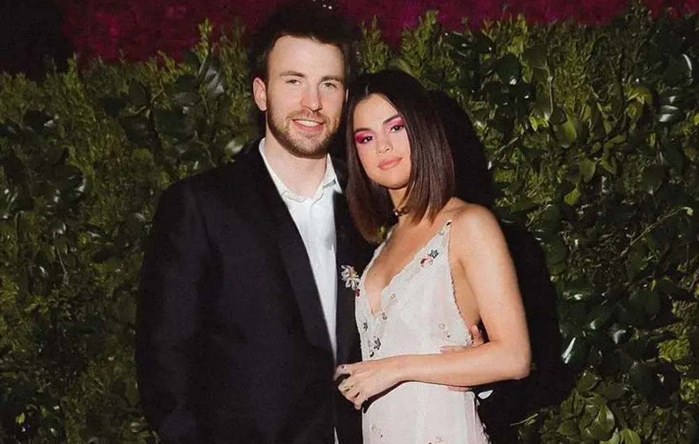 Selena Gomez ve Chris Evans birlikte mi? Ünlü isimler hakkında flaş iddia! 3