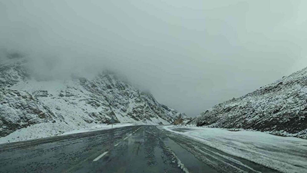 Van'da kar sürprizi! Hazırlıksız yakalandılar, yolda mahsur kaldılar! 12