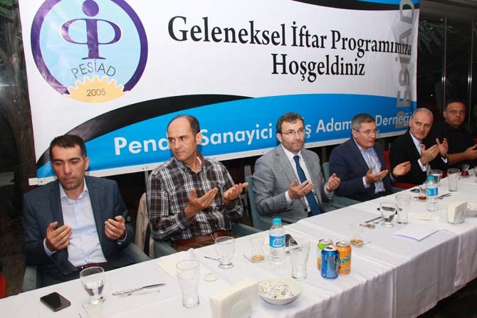 PESİAD'tan 10. Geleneksel İftar 1