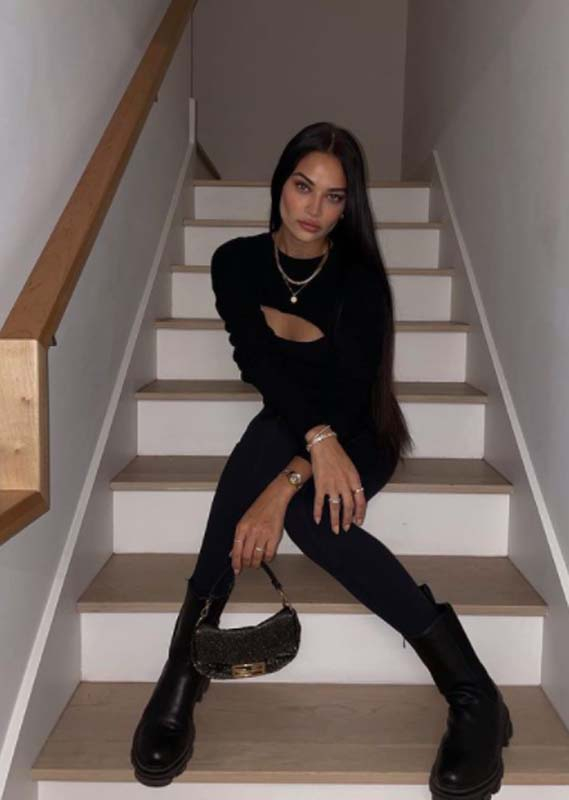 Shanina Shaik duş paylaşımıyla nefes kesti! Üstsüz poz veren mankenin fotoğrafına beğeni yağdı! 11