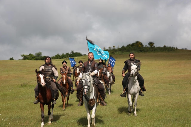 Diriliş Ertuğrul yeni sezon fragmanı yınlandı Yer yerinden oynuyor 6