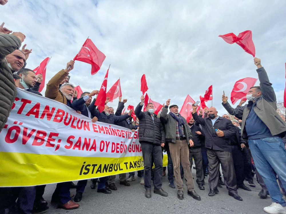 Taksiciler kazan kaldırdı! İBB'nin 5 bin taksi teklifini protesto ettiler, eylem yaptılar 2