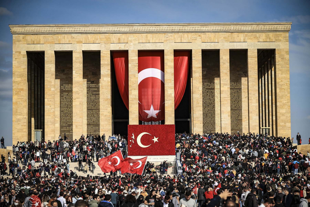 29 Ekim Cumhuriyet Bayramı coşkusu Anıtkabir'e taşındı! 7'den 70'e binlerce vatandaş akın etti 21