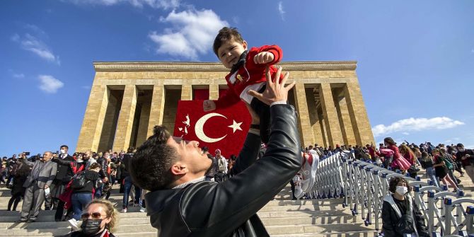 29 Ekim Cumhuriyet Bayramı coşkusu Anıtkabir'e taşındı! 7'den 70'e binlerce vatandaş akın etti