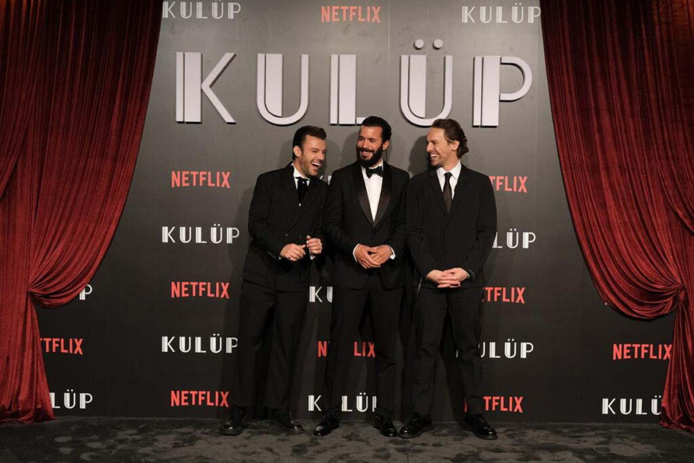 Yerli Netflix dizisi Kulüp'ün galası gerçekleşti! Oyuncular şıklıklarını yarıştırdı! 5