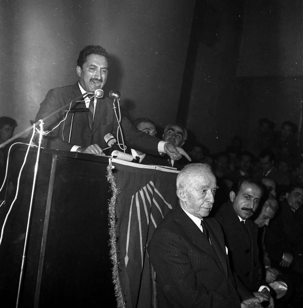 Türk siyasetinden bir Bülent Ecevit geçti! Vefatının 15.yılında anılıyor! İşte Bülent Ecevit'in fotoğrafları, görselleri ve hayatı... 18