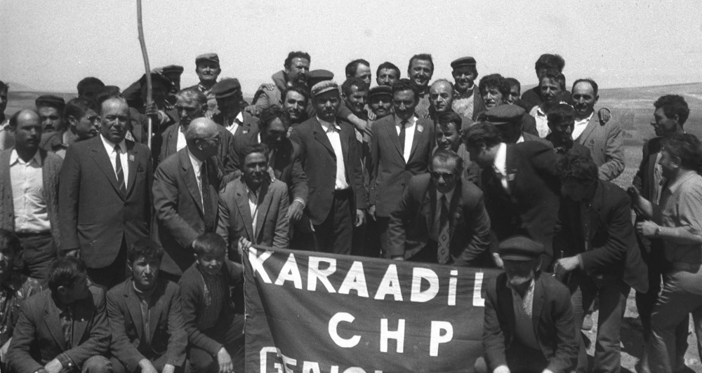 Türk siyasetinden bir Bülent Ecevit geçti! Vefatının 15.yılında anılıyor! İşte Bülent Ecevit'in fotoğrafları, görselleri ve hayatı... 25