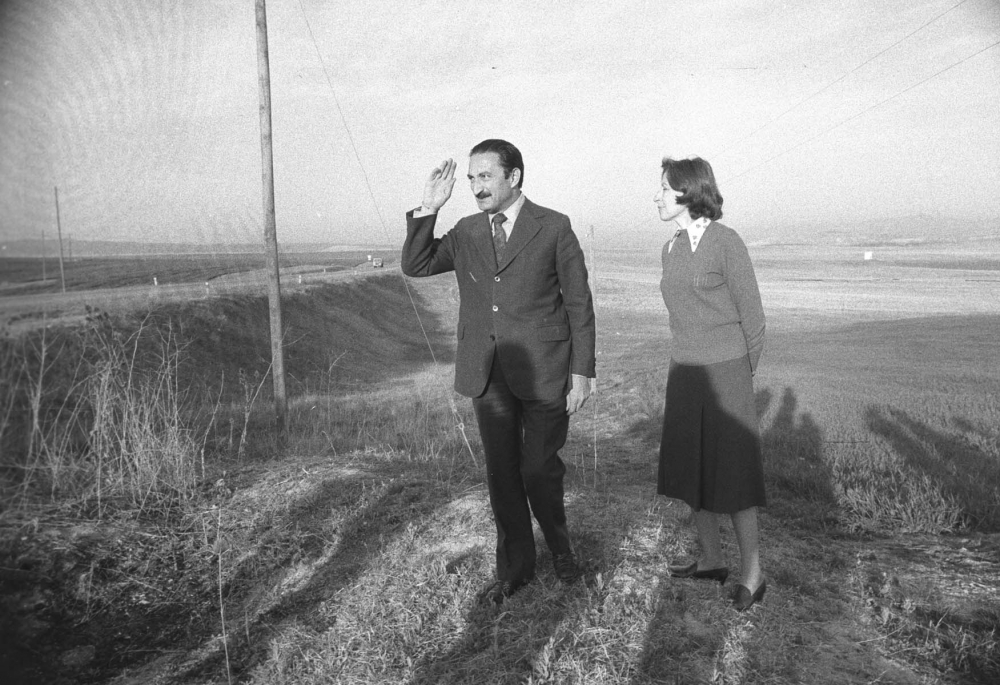 Türk siyasetinden bir Bülent Ecevit geçti! Vefatının 15.yılında anılıyor! İşte Bülent Ecevit'in fotoğrafları, görselleri ve hayatı... 40