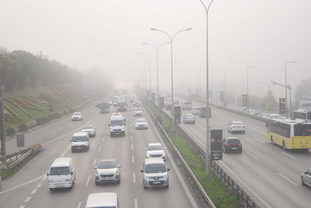 İstanbul, Sistanbul'a döndü! Uçuşlar ve gemi seferleri iptal oldu, vatandaş önünü göremiyor 22