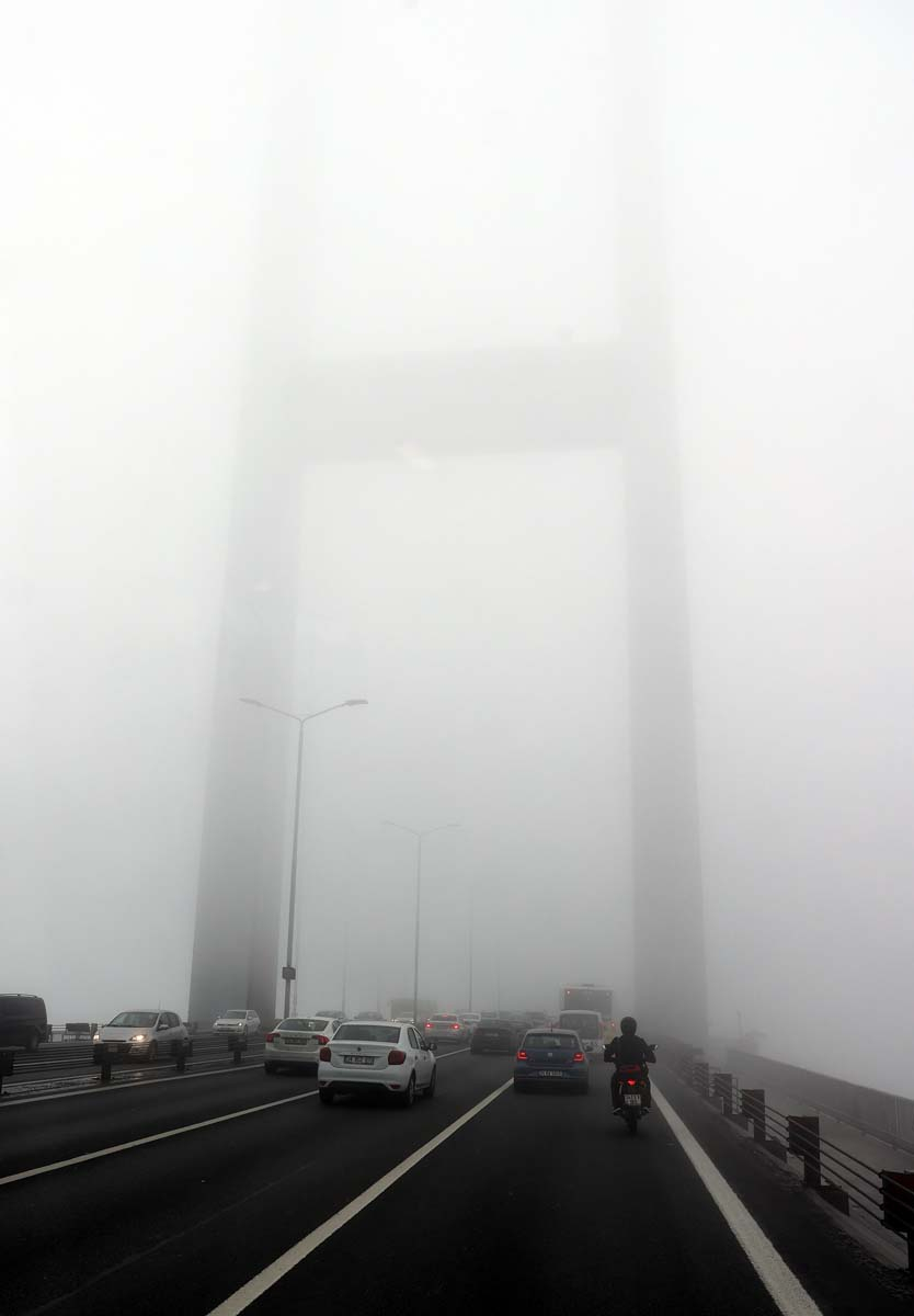 İstanbul, Sistanbul'a döndü! Uçuşlar ve gemi seferleri iptal oldu, vatandaş önünü göremiyor 27