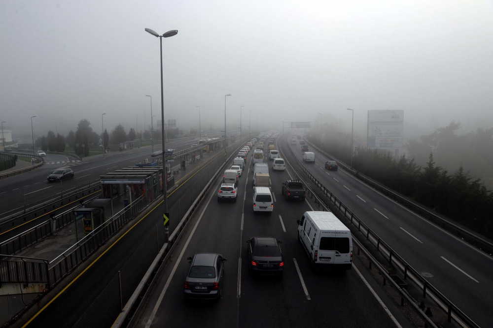 İstanbul, Sistanbul'a döndü! Uçuşlar ve gemi seferleri iptal oldu, vatandaş önünü göremiyor 31