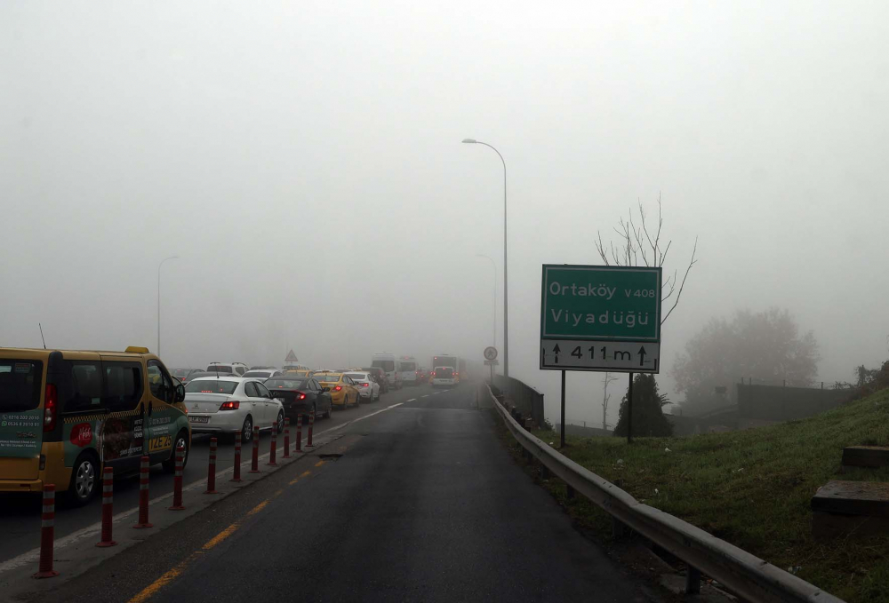 İstanbul, Sistanbul'a döndü! Uçuşlar ve gemi seferleri iptal oldu, vatandaş önünü göremiyor 35